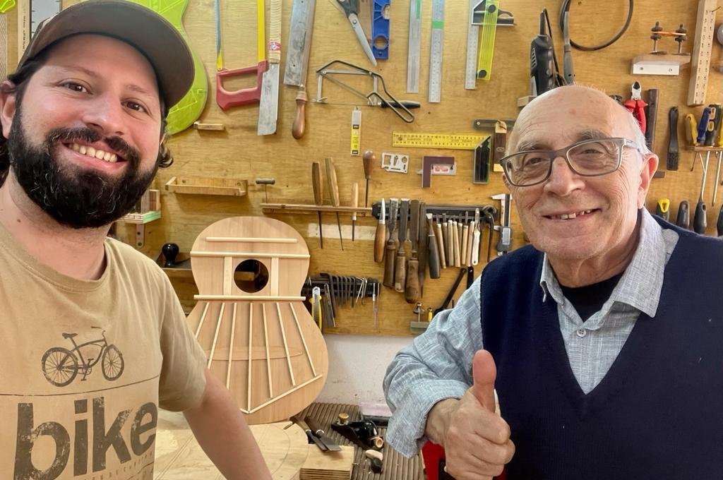 Foto com o Luthier e amigo Juan Santuríon hijo